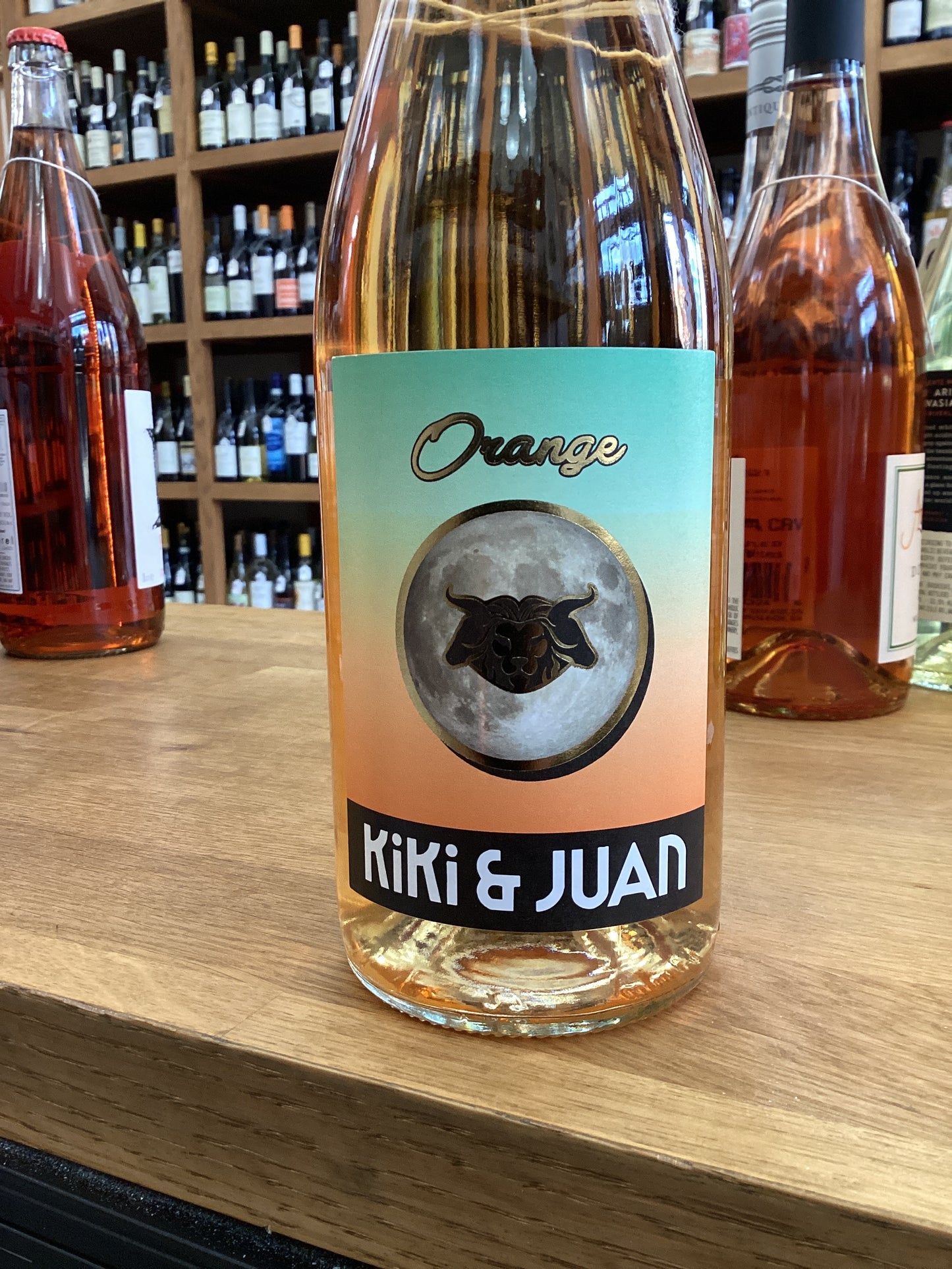 Kiki & Juan - Orange 2024