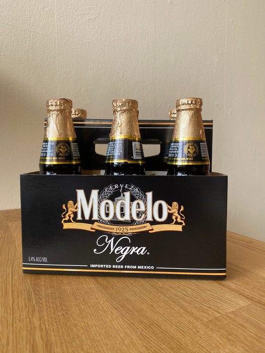 Modelo - Negra